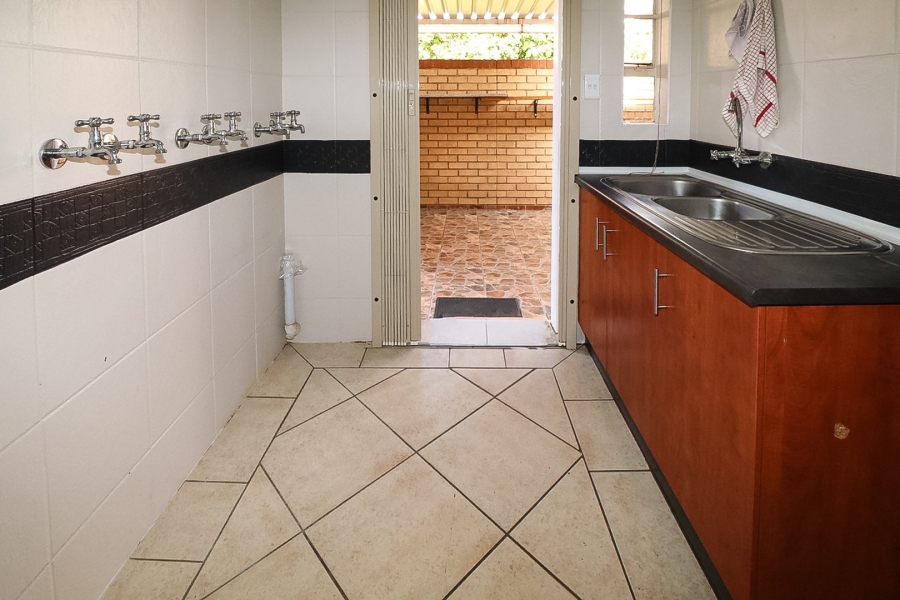 To Let 3 Bedroom Property for Rent in Flamwood North West